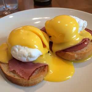 Eggs Benedict