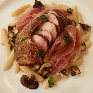 Magret De Canard, Pied De Mouton, Noir De Bigorre & Mogettes