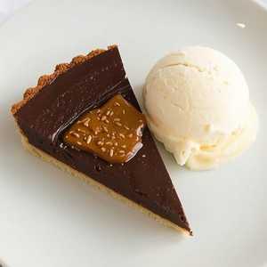 Chocolate & Salted Caramel Tart